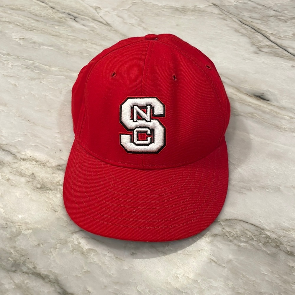 NC State men’s size 7.5 Pro-Line baseball hat